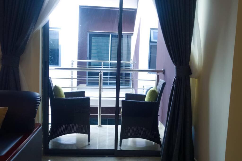 Stiyos Shortlet Homes- Tastefully Furnished 3 Bedroom Apartment