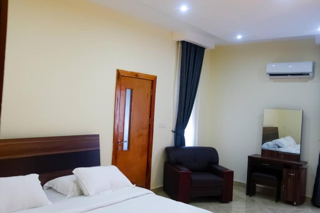 Apartment Stiyos Shortlet Homes- Tastefully Furnished 3 Bedroom Lagos